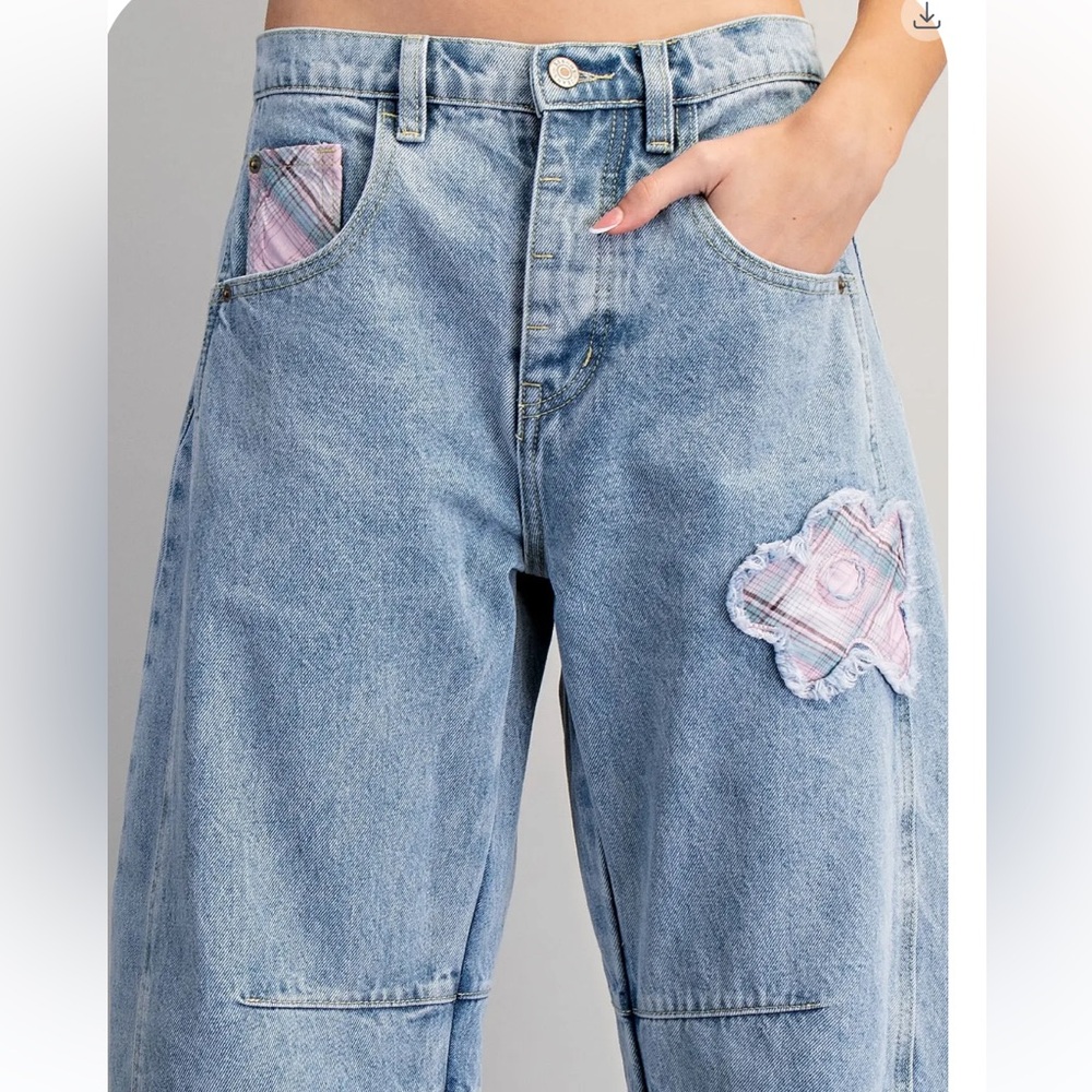 Eesome Barrel Jeans - Picture 2 of 8